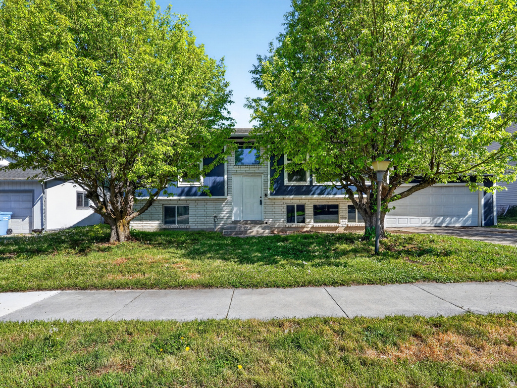 915 KNOWLES LN Logan, UT 84321