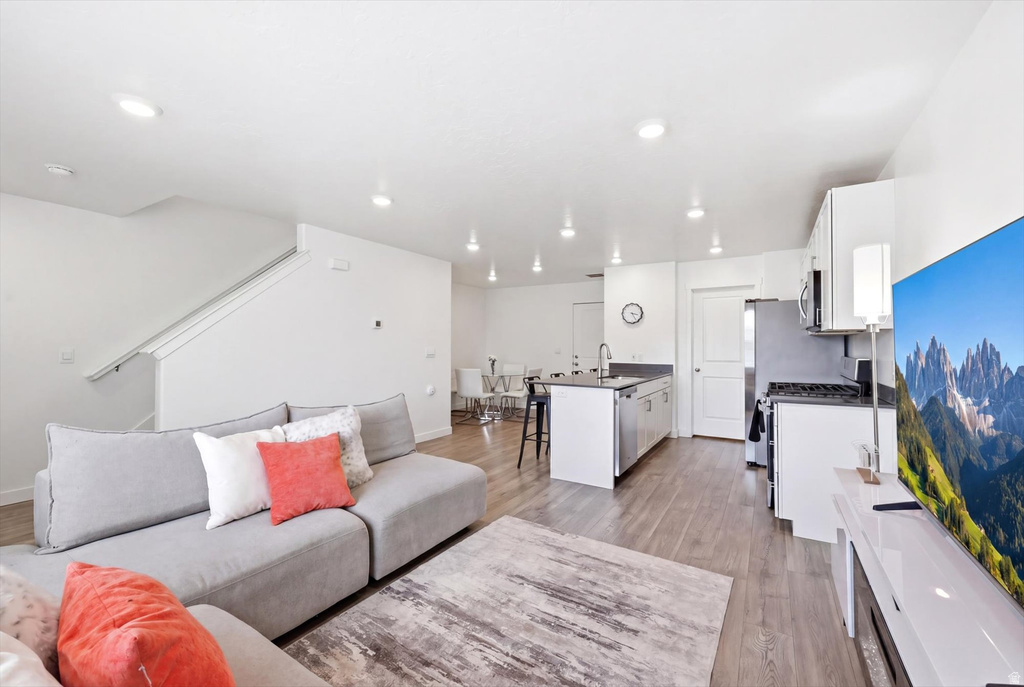 1188 E DOGWATCH DR Saratoga Springs, UT 84045