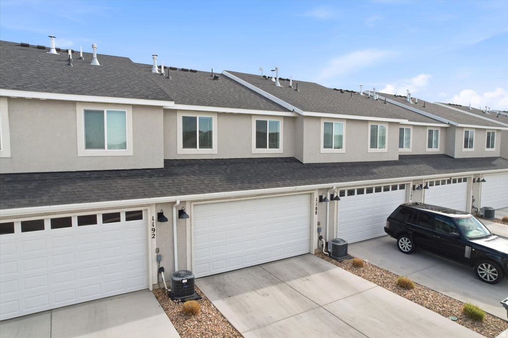 1188 E DOGWATCH DR Saratoga Springs, UT 84045