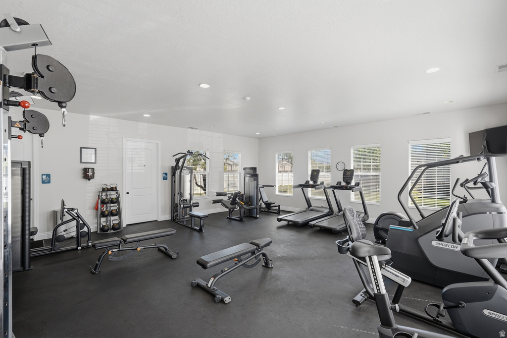 948 W CHELSEA LN North Salt Lake, UT 84054