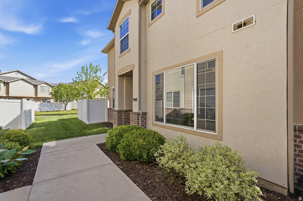 948 W CHELSEA LN North Salt Lake, UT 84054