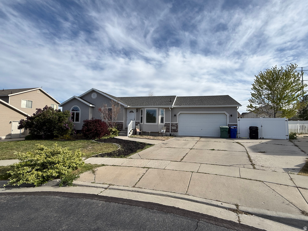 5797 W EARLY DAWN DR West Jordan, UT 84081