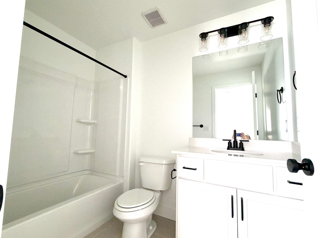 1590 S 900 W #605 Salt Lake City, UT 84104