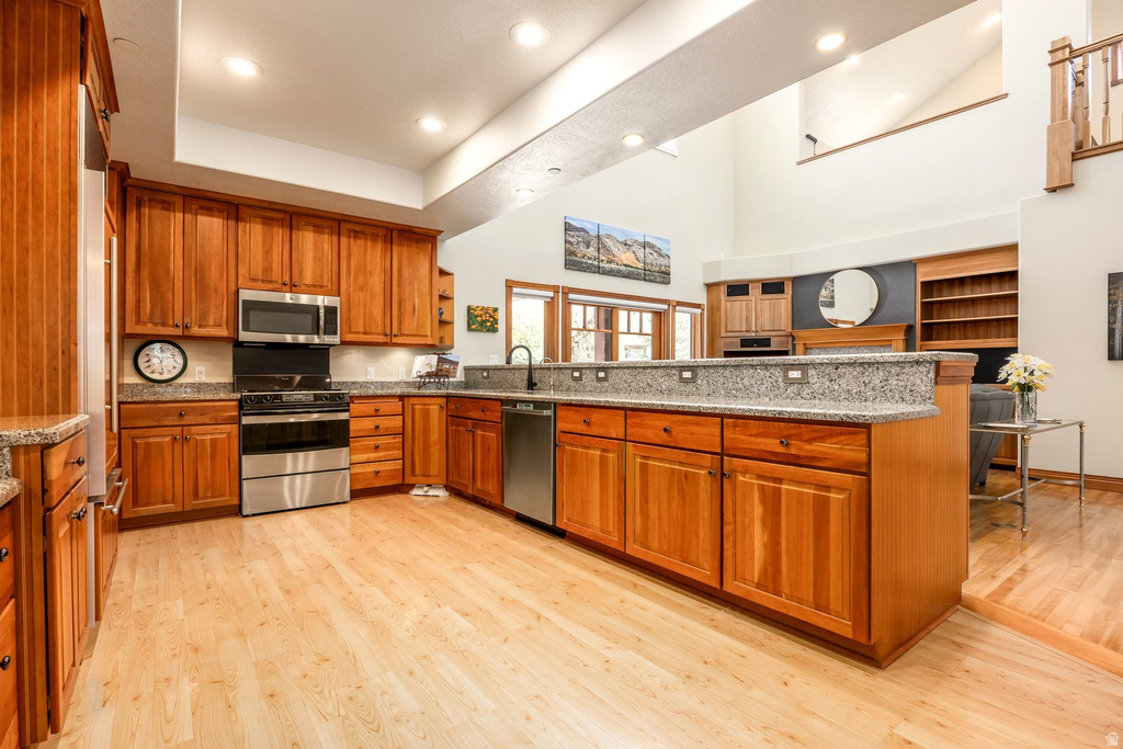 1 SPYGLASS CT Park City, UT 84060