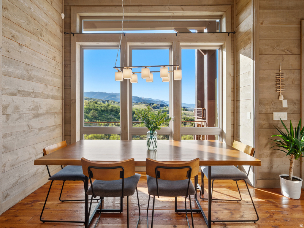 6438 E SUMMIT CV Huntsville, UT 84317