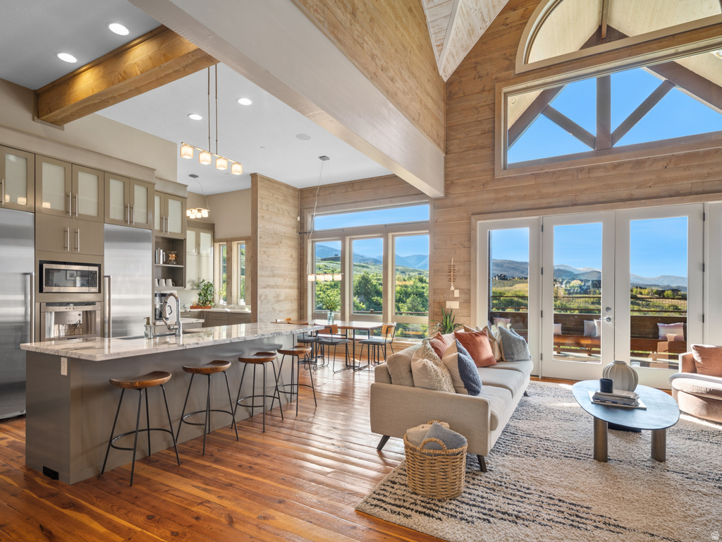 6438 E SUMMIT CV Huntsville, UT 84317