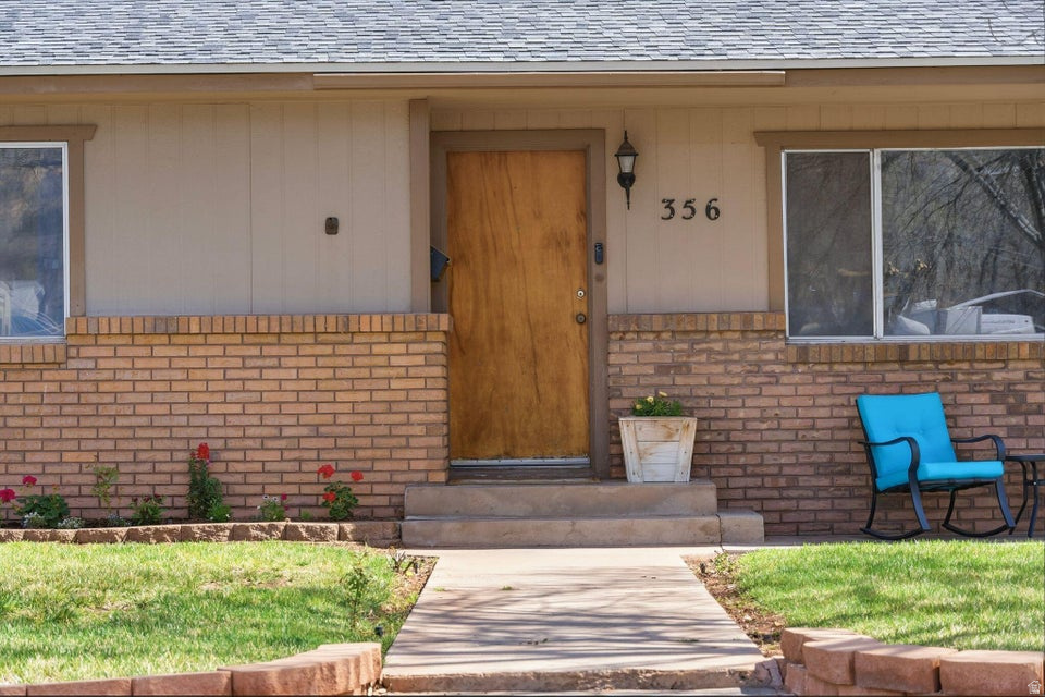 356 N 300 W photo 4