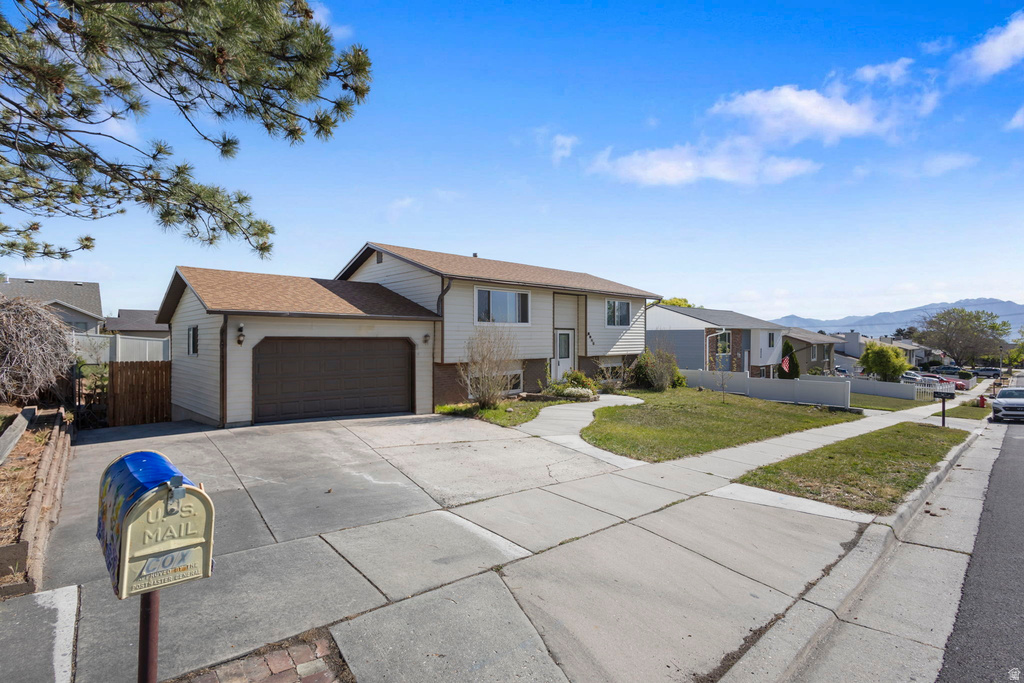 6048 W BORAX AVE photo 2