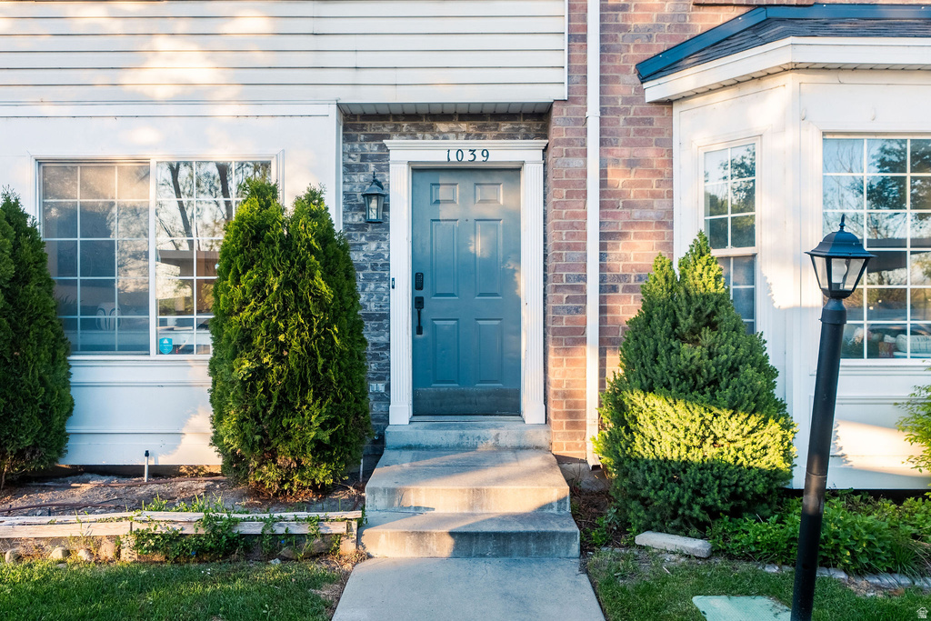 1039 S EASTGATE DR Provo, UT 84606