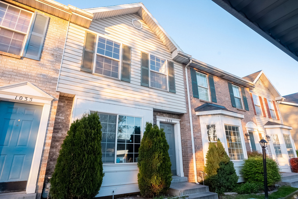 1039 S EASTGATE DR Provo, UT 84606