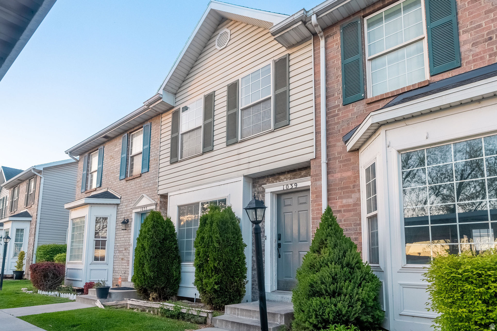 1039 S EASTGATE DR Provo, UT 84606