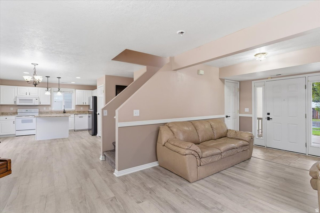 2159 E HAWTHORNE ST Saratoga Springs, UT 84043