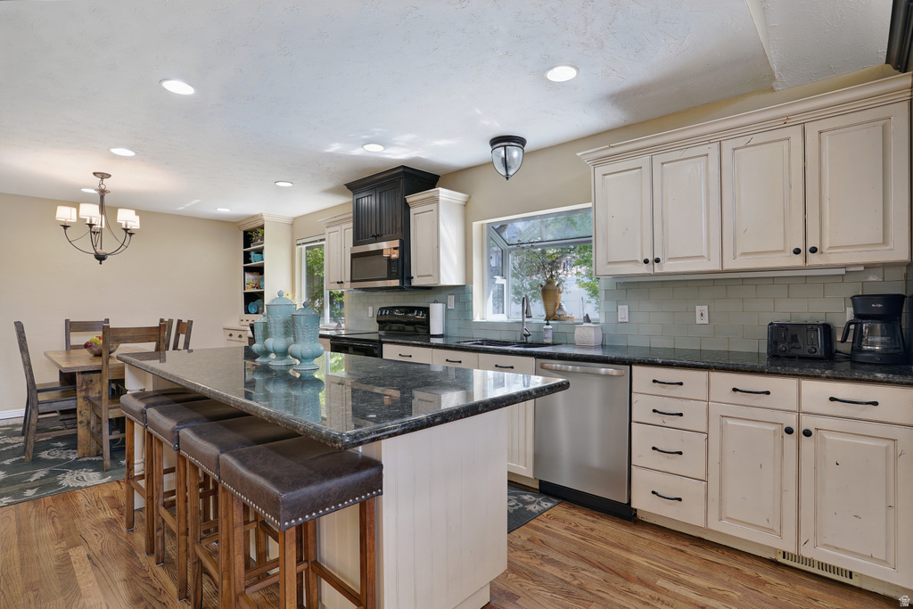 9763 S CHYLENE DR Sandy, UT 84092