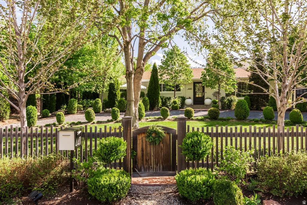 4411 S WANDER LN Holladay, UT 84124