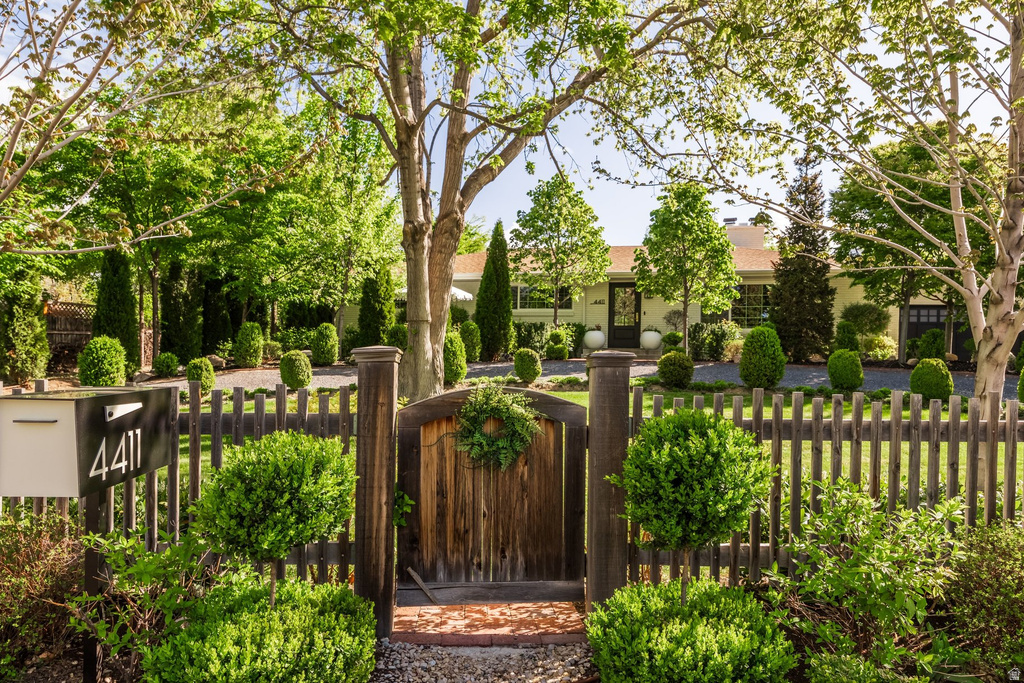 4411 S WANDER LN Holladay, UT 84124