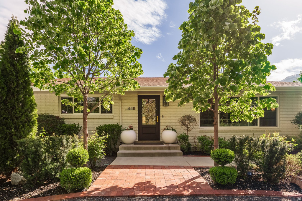 4411 S WANDER LN Holladay, UT 84124