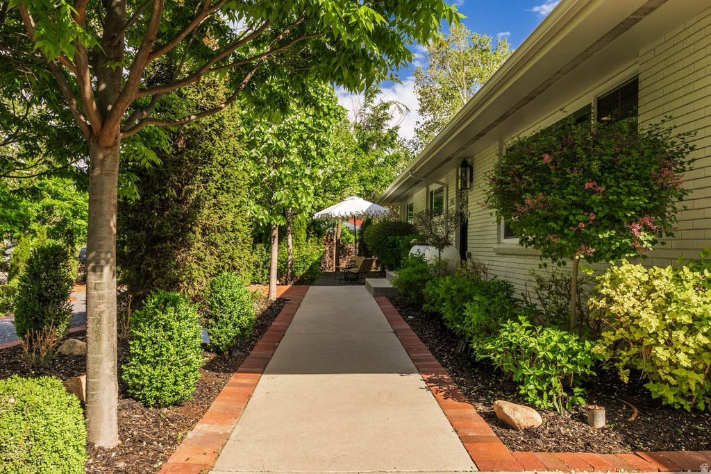 4411 S WANDER LN Holladay, UT 84124