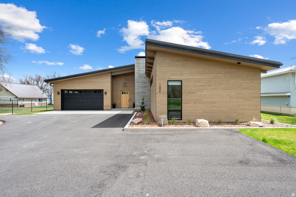 1056 S BEAR LAKE BLVD Garden City, UT 84028