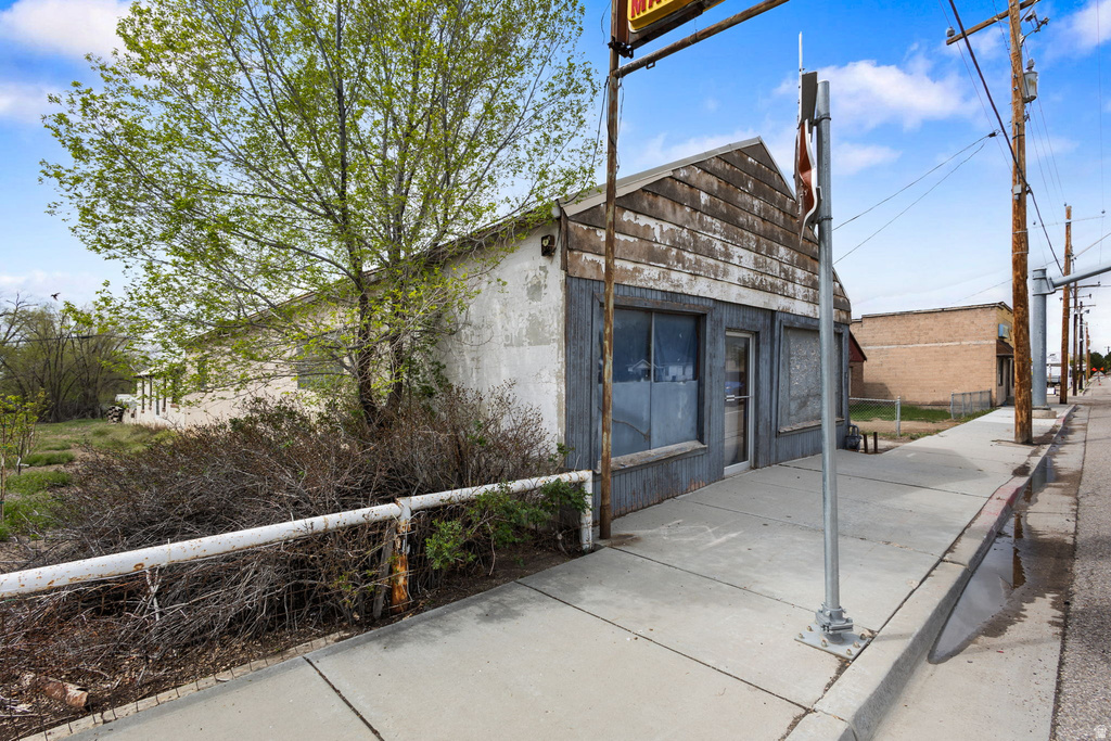46 E MAIN ST Wellington, UT 84542