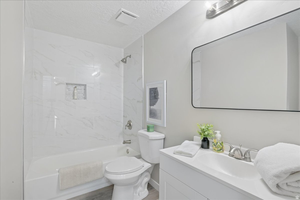 3276 N 2700 W Farr West, UT 84404