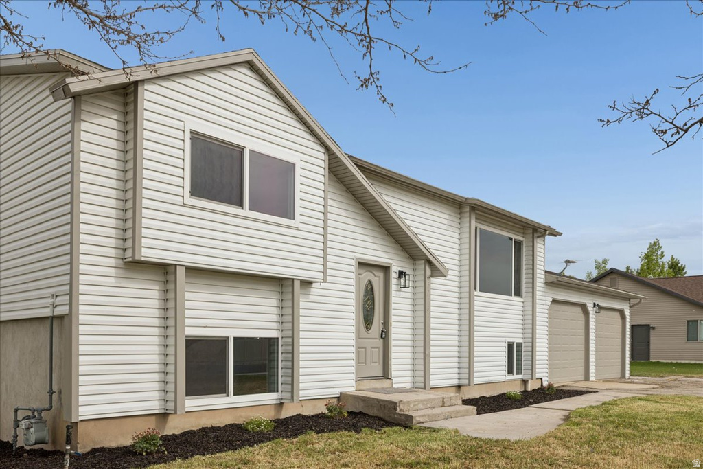 3276 N 2700 W Farr West, UT 84404