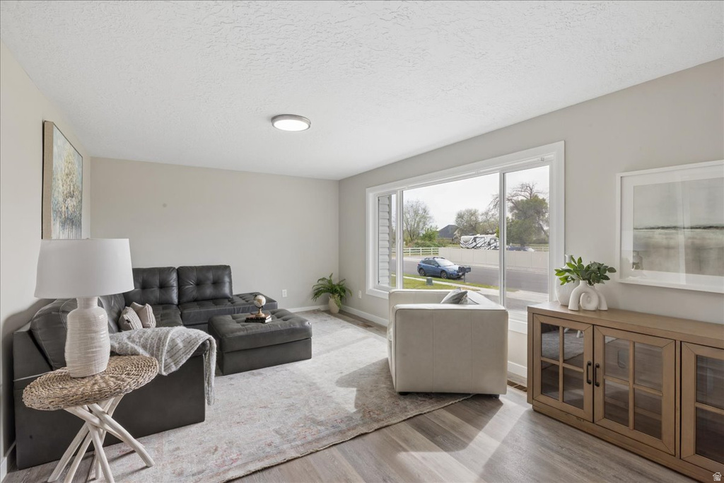 3276 N 2700 W Farr West, UT 84404