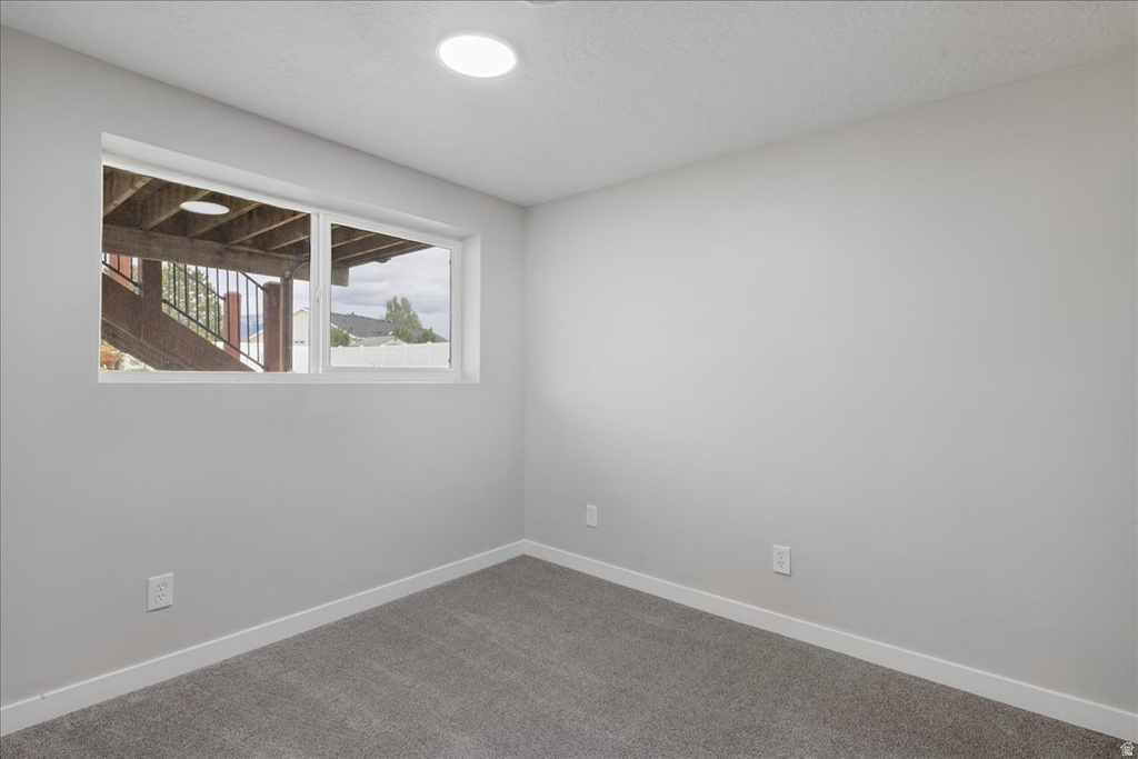 3276 N 2700 W Farr West, UT 84404