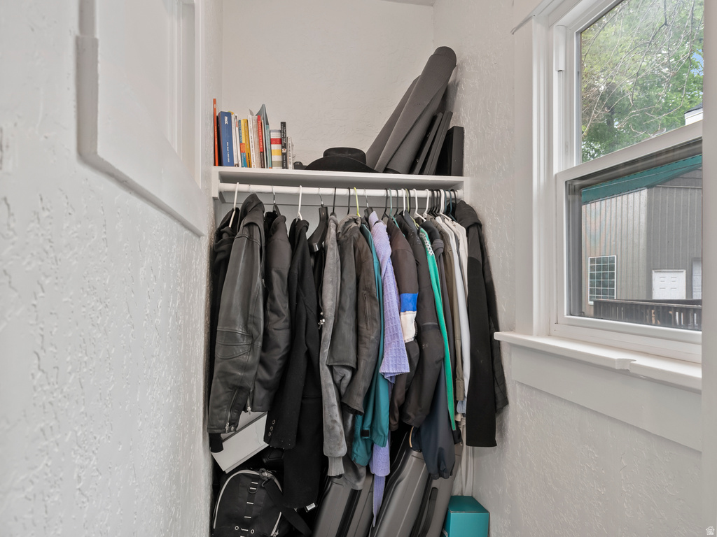 510 CANYON RD Ogden, UT 84404