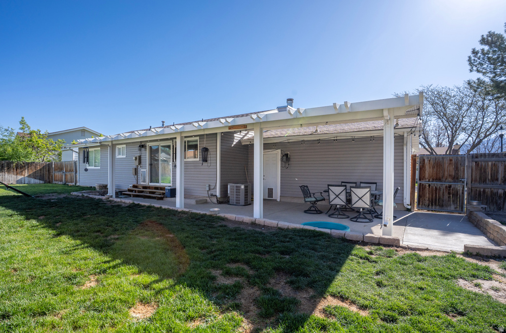 6848 S RUNNING SPRINGS DR West Jordan, UT 84084