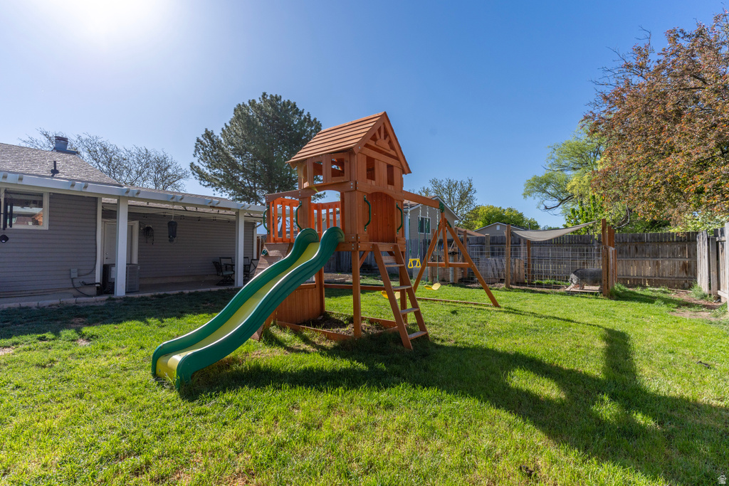 6848 S RUNNING SPRINGS DR West Jordan, UT 84084