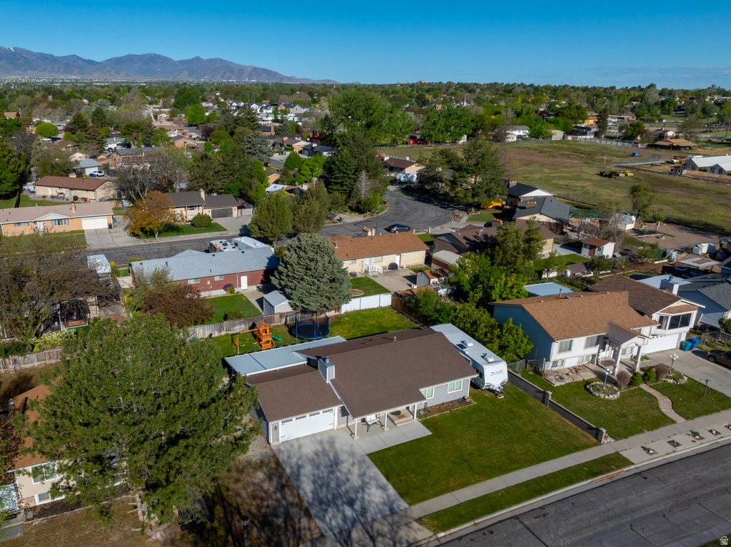 6848 S RUNNING SPRINGS DR West Jordan, UT 84084