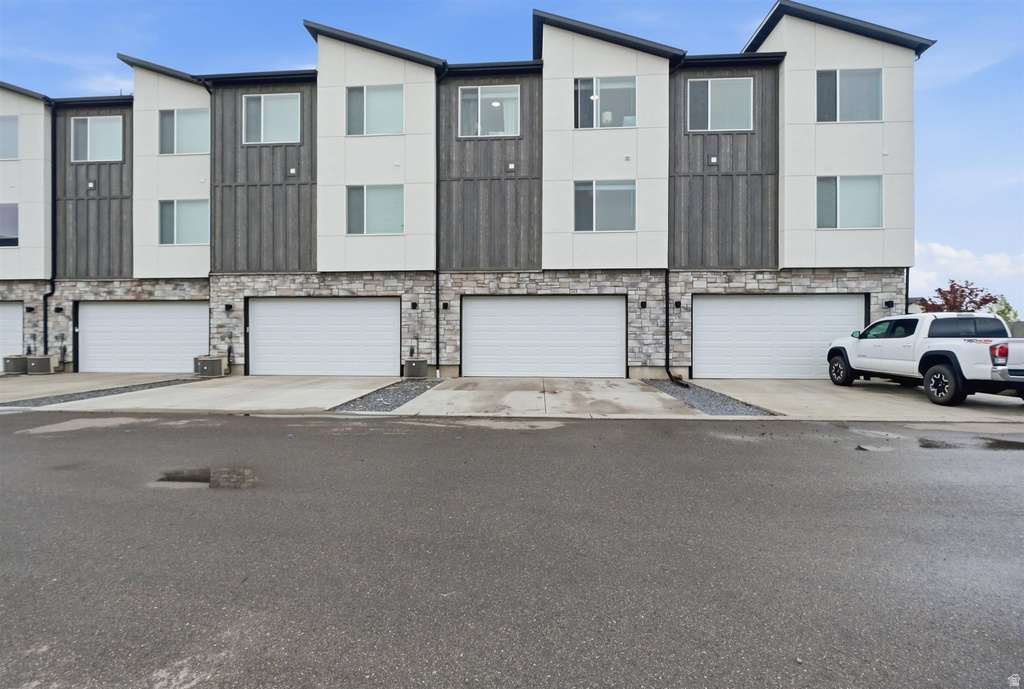 27 N 460 W Providence, UT 84332