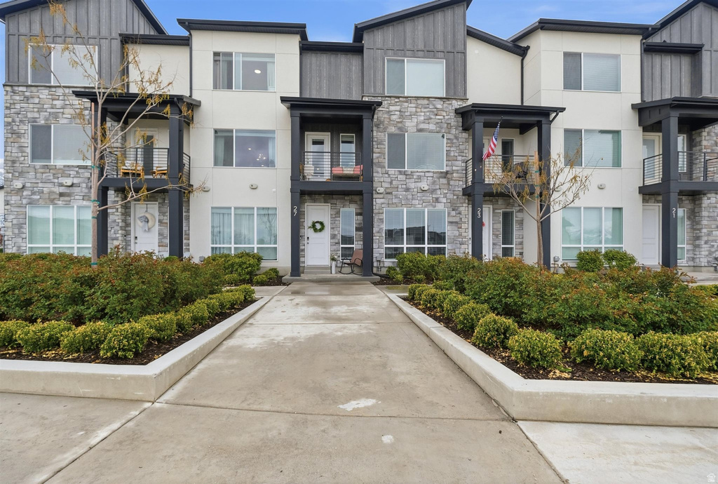 27 N 460 W Providence, UT 84332