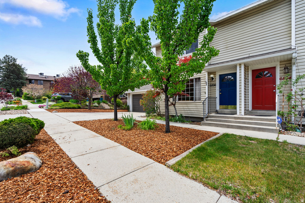 6896 HILLSIDE VILLAGE CIR Cottonwood Heights, UT 84121