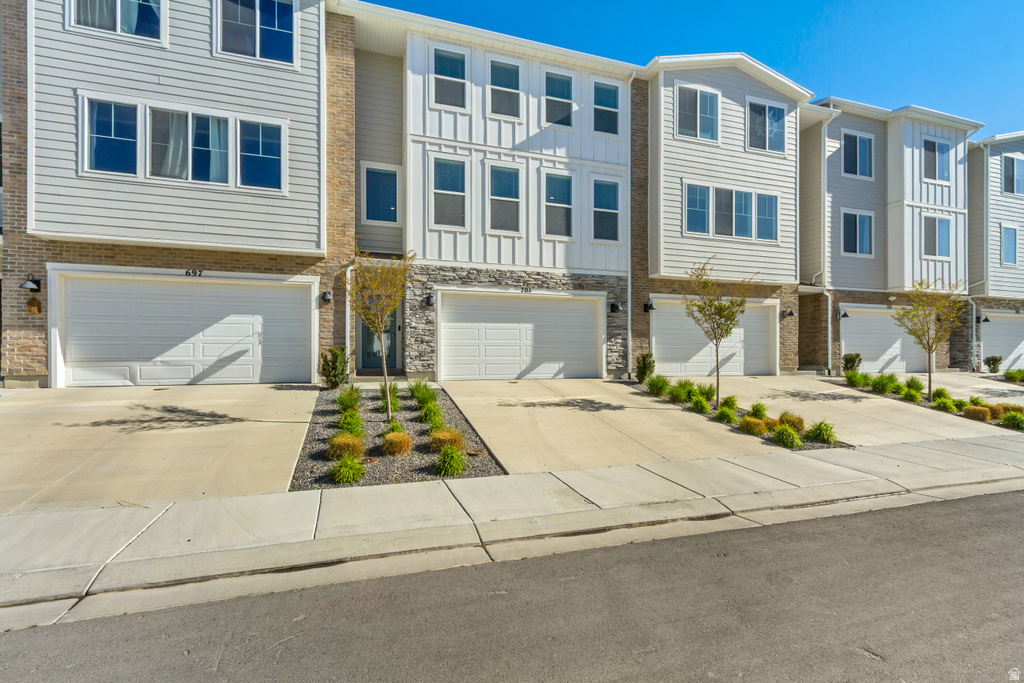 701 E GARDEN GROVE DR Eagle Mountain, UT 84005