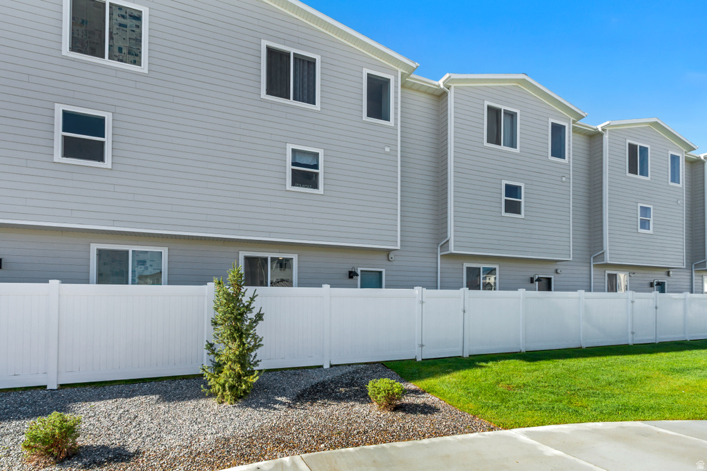 701 E GARDEN GROVE DR Eagle Mountain, UT 84005