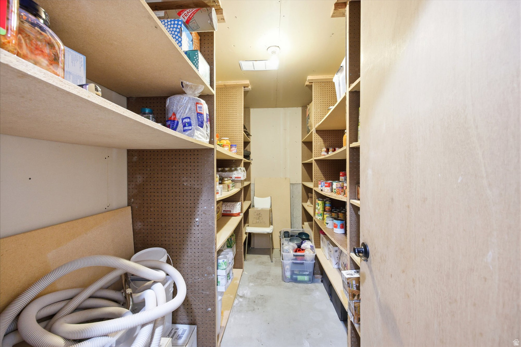 954 N 2600 W Clinton, UT 84015