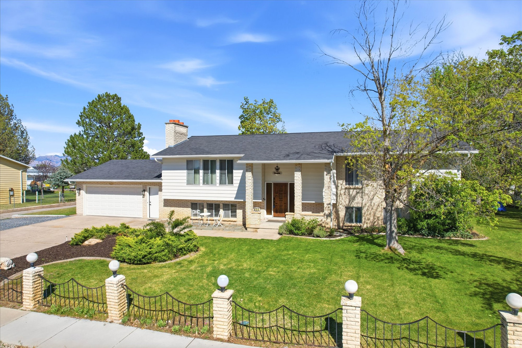 954 N 2600 W Clinton, UT 84015