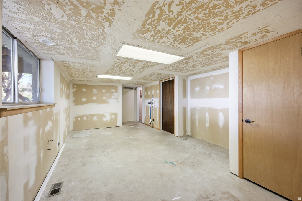 954 N 2600 W Clinton, UT 84015