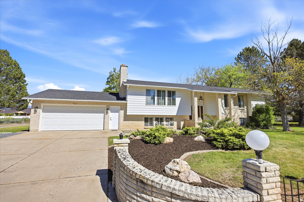 954 N 2600 W Clinton, UT 84015