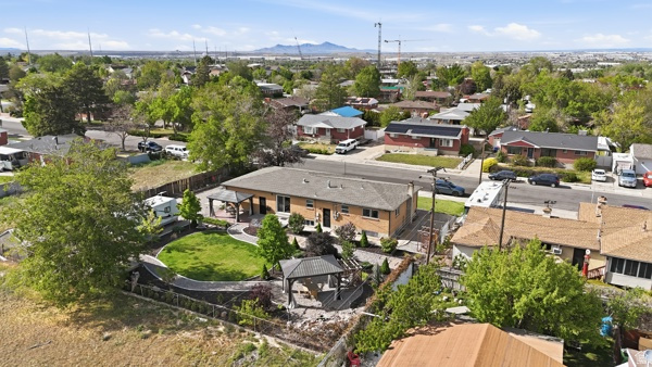 5533 W JANETTE AVE West Valley City, UT 84120