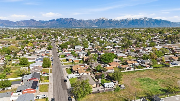 5533 W JANETTE AVE West Valley City, UT 84120