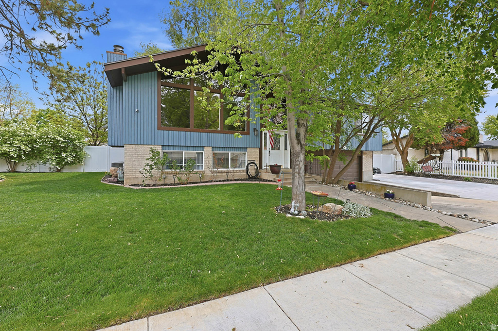 9107 S PEACH BLOSSOM DR Sandy, UT 84094