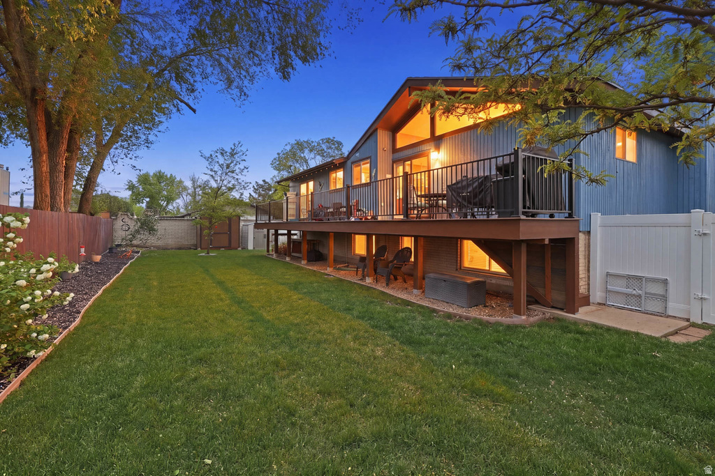9107 S PEACH BLOSSOM DR Sandy, UT 84094
