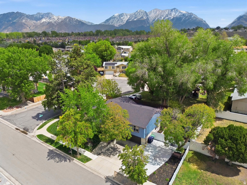 9107 S PEACH BLOSSOM DR Sandy, UT 84094