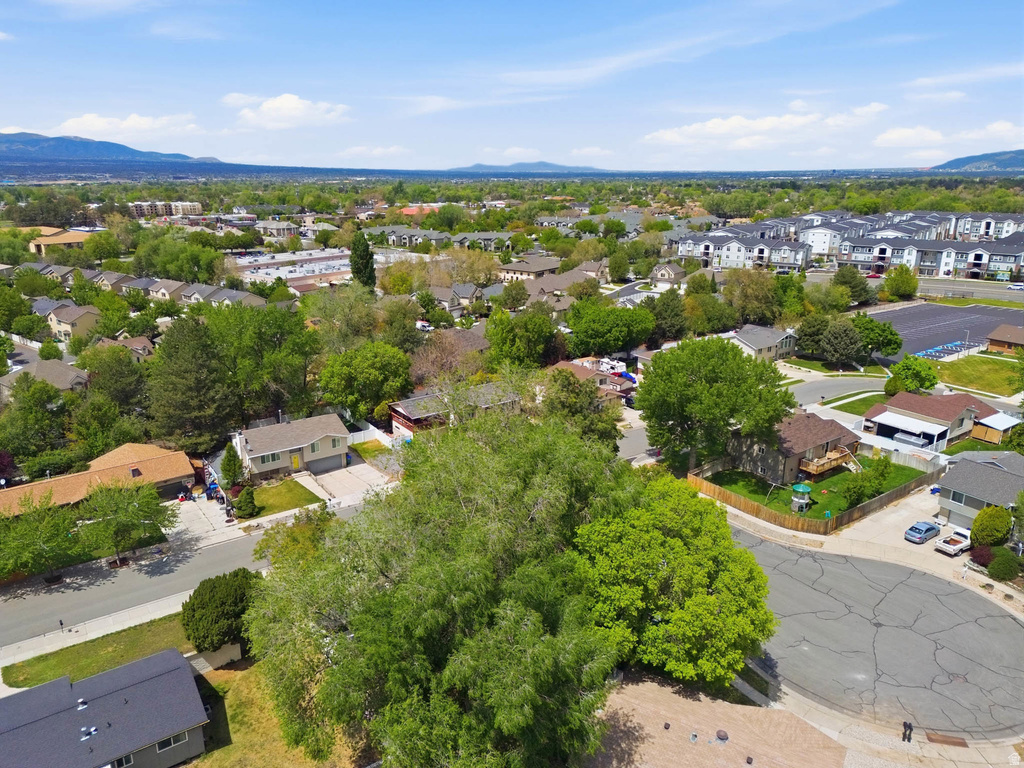 9107 S PEACH BLOSSOM DR Sandy, UT 84094