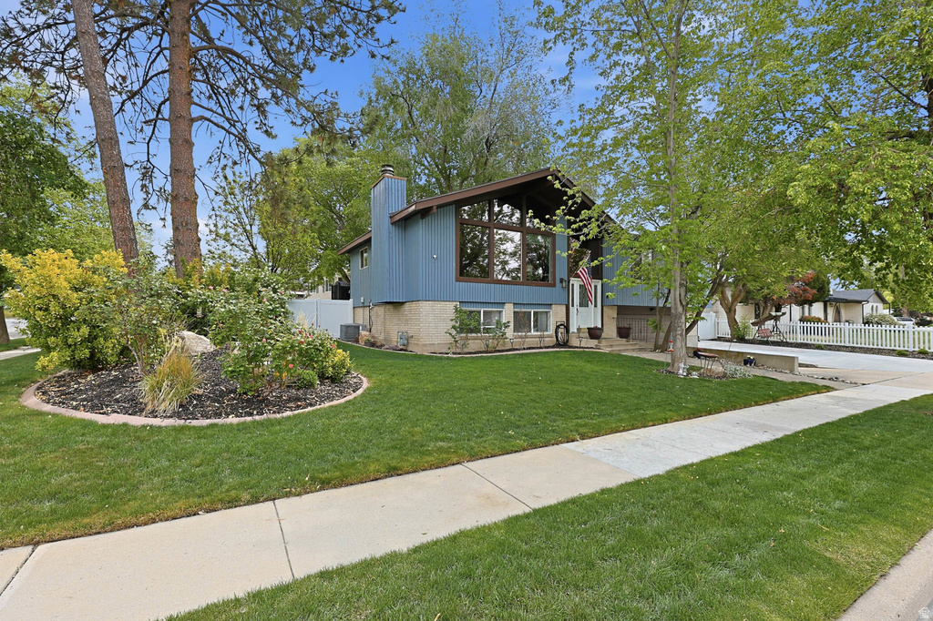 9107 S PEACH BLOSSOM DR Sandy, UT 84094