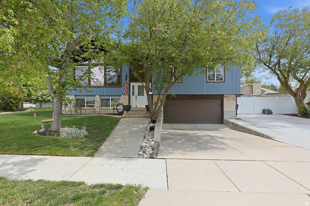 9107 S PEACH BLOSSOM DR Sandy, UT 84094