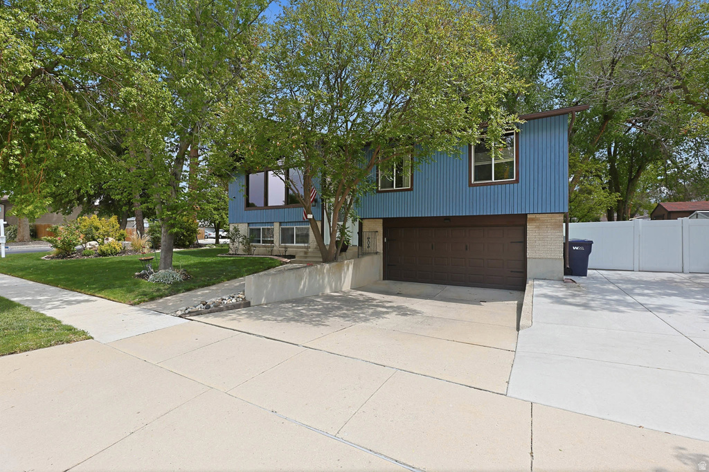 9107 S PEACH BLOSSOM DR Sandy, UT 84094