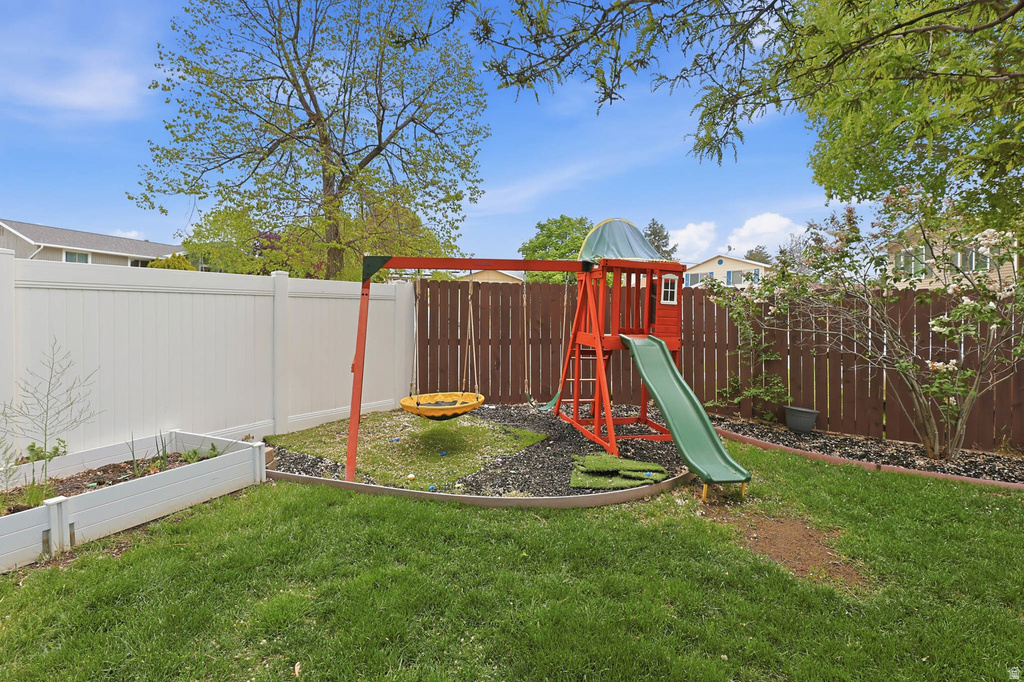 9107 S PEACH BLOSSOM DR Sandy, UT 84094